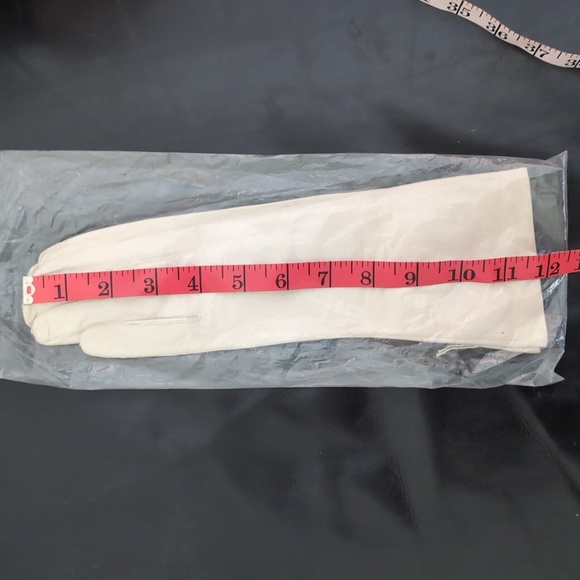 Vintage new unlined ivory/cream Italian leather gloves size 7 1/2 - Picture 5 of 5